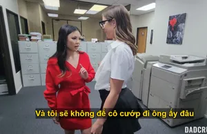 Cô gái trong sáng và xinh đẹp Ziwei rên rỉ và quyến rũ để được trả tiền cho một chương trình