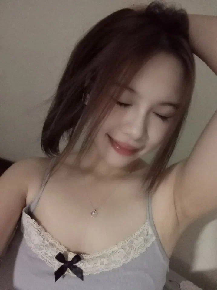 Thanh niên cu bự bị chị hàng xóm dâm đãng "rút" sạch tinh trùng